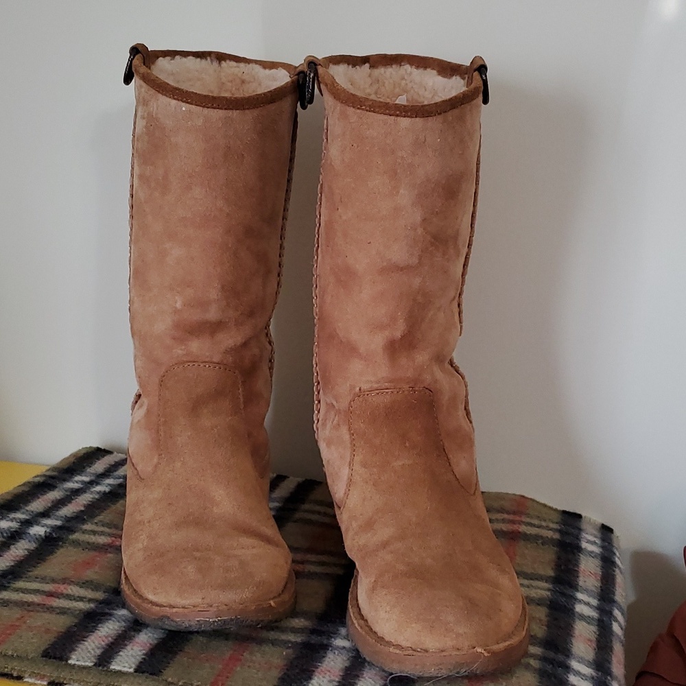 UGG Daphne Tall Suede Winter Boots in Chestnut Tan - Size 7 - Picture 3 of 9